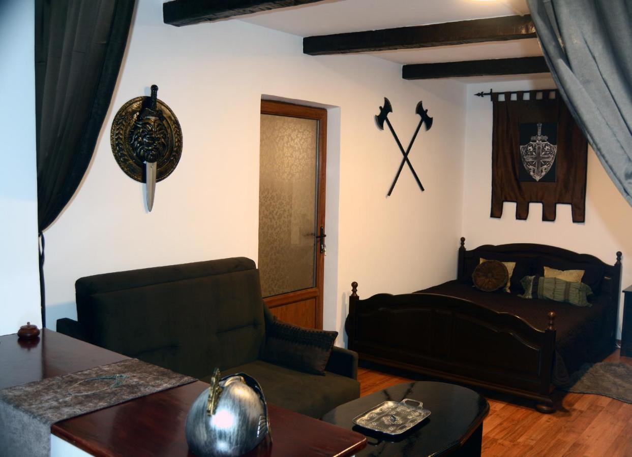 Apartament Medieval Предеал Екстериор снимка
